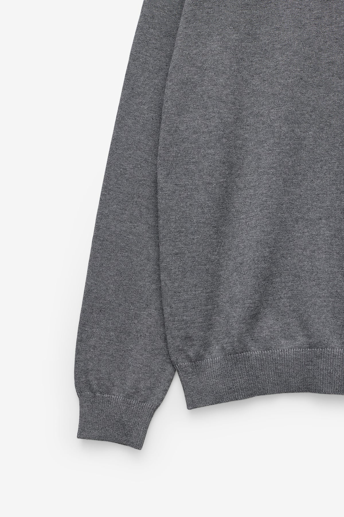 JERSEY DE CASHMERE Y ESCOTE EN V
