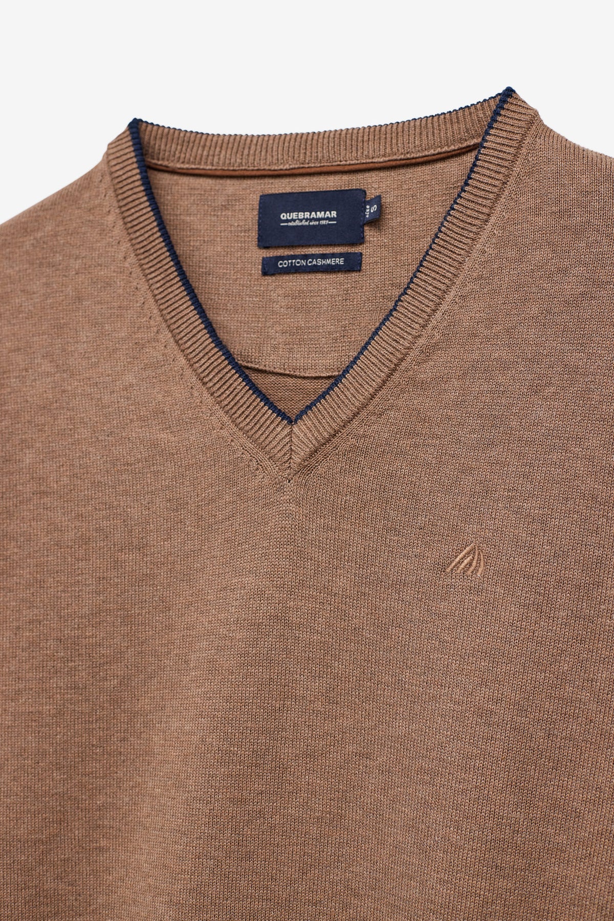CAMISOLA COM CAXEMIRA E DECOTE EM V