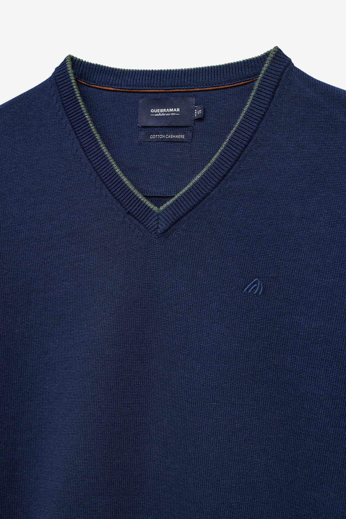 CAMISOLA COM CAXEMIRA E DECOTE EM V