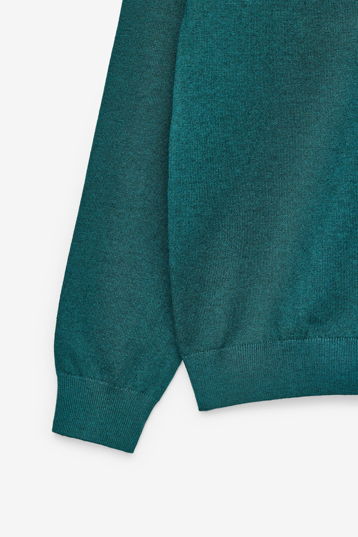 CAMISOLA DE MALHA BÁSICA DECOTE EM V