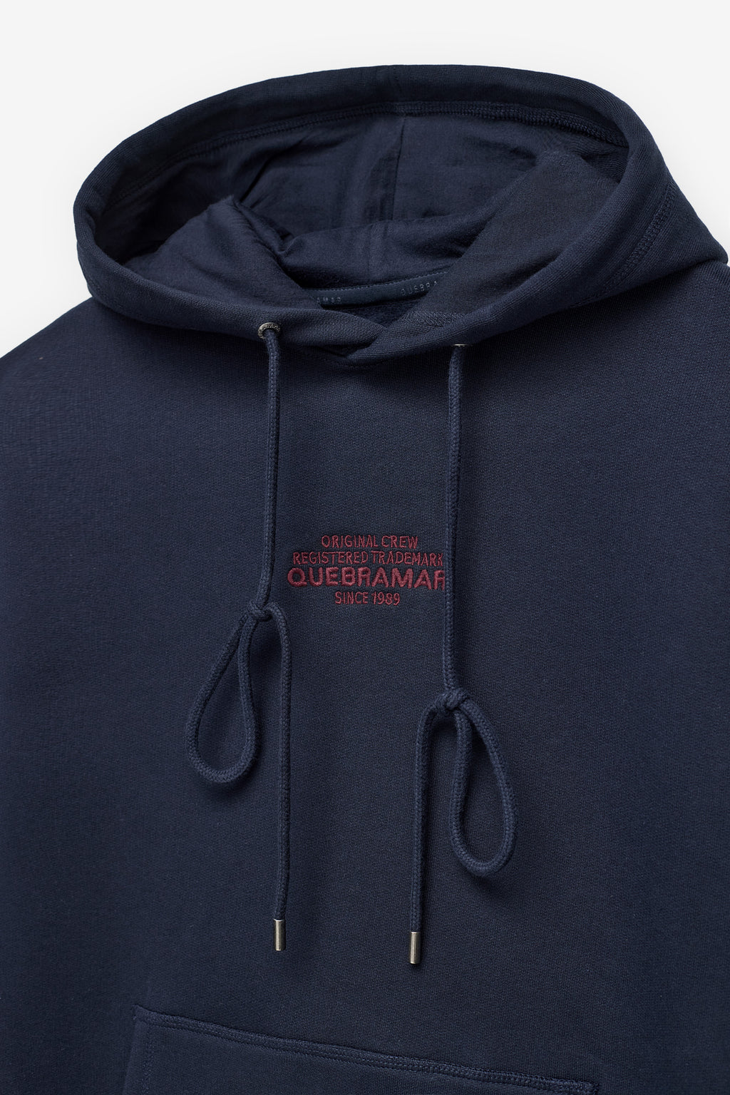 SWEATSHIRT BORDADA COM CAPUZ