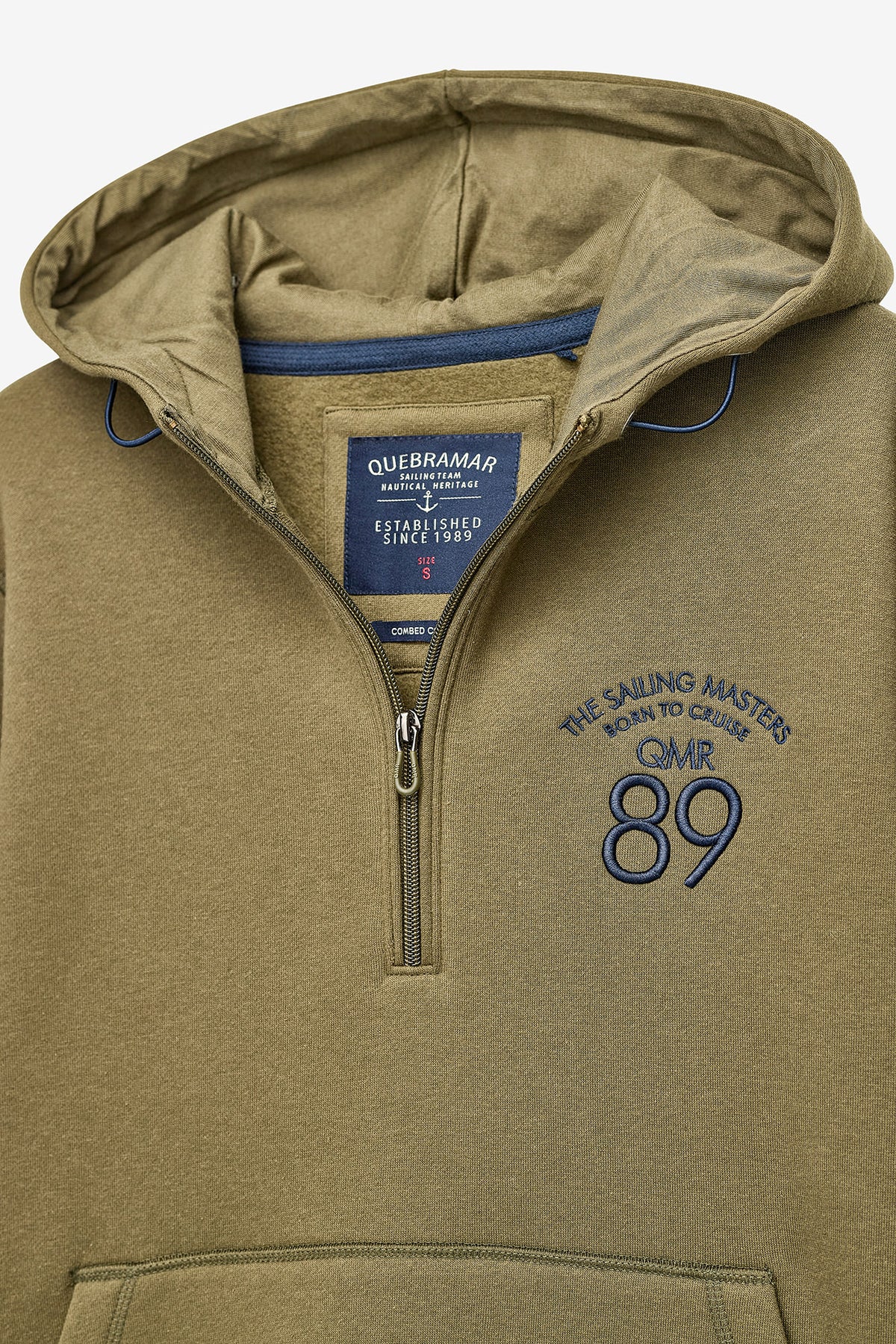 SWEATSHIRT COM CAPUZ E 1/2 FECHO