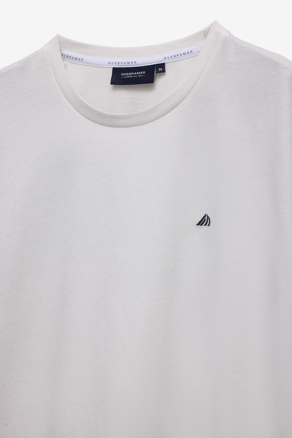 T-SHIRT BÁSICA COM LOGO EM CONSTRASTE