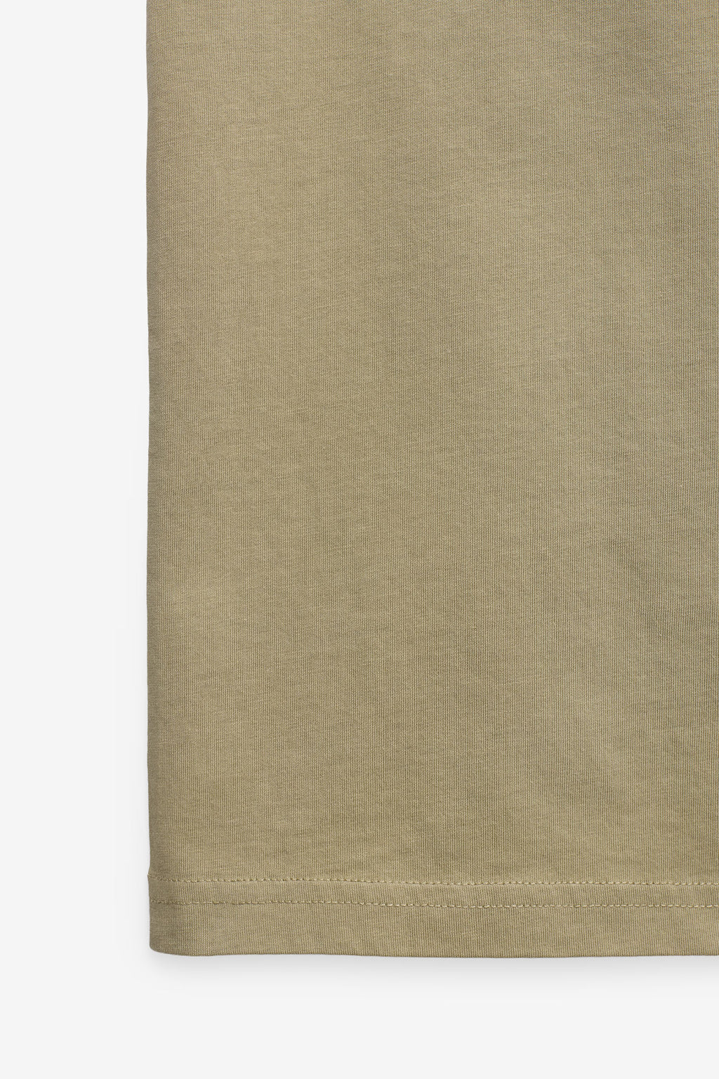 T-SHIRT BÁSICA COM LOGO EM CONSTRASTE