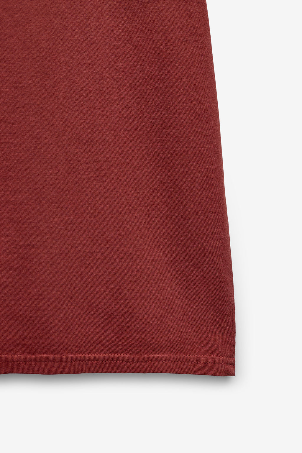 T-SHIRT COM PRINT EM ALGODÃO ORGÂNICO