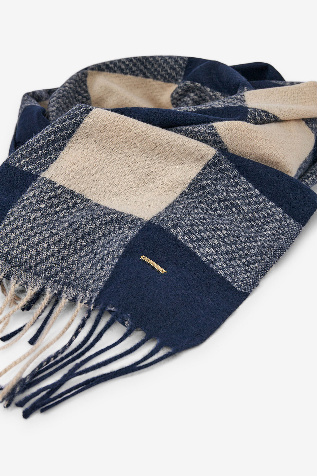 BUFANDA DE CUADROS AZUL Y BEIGE