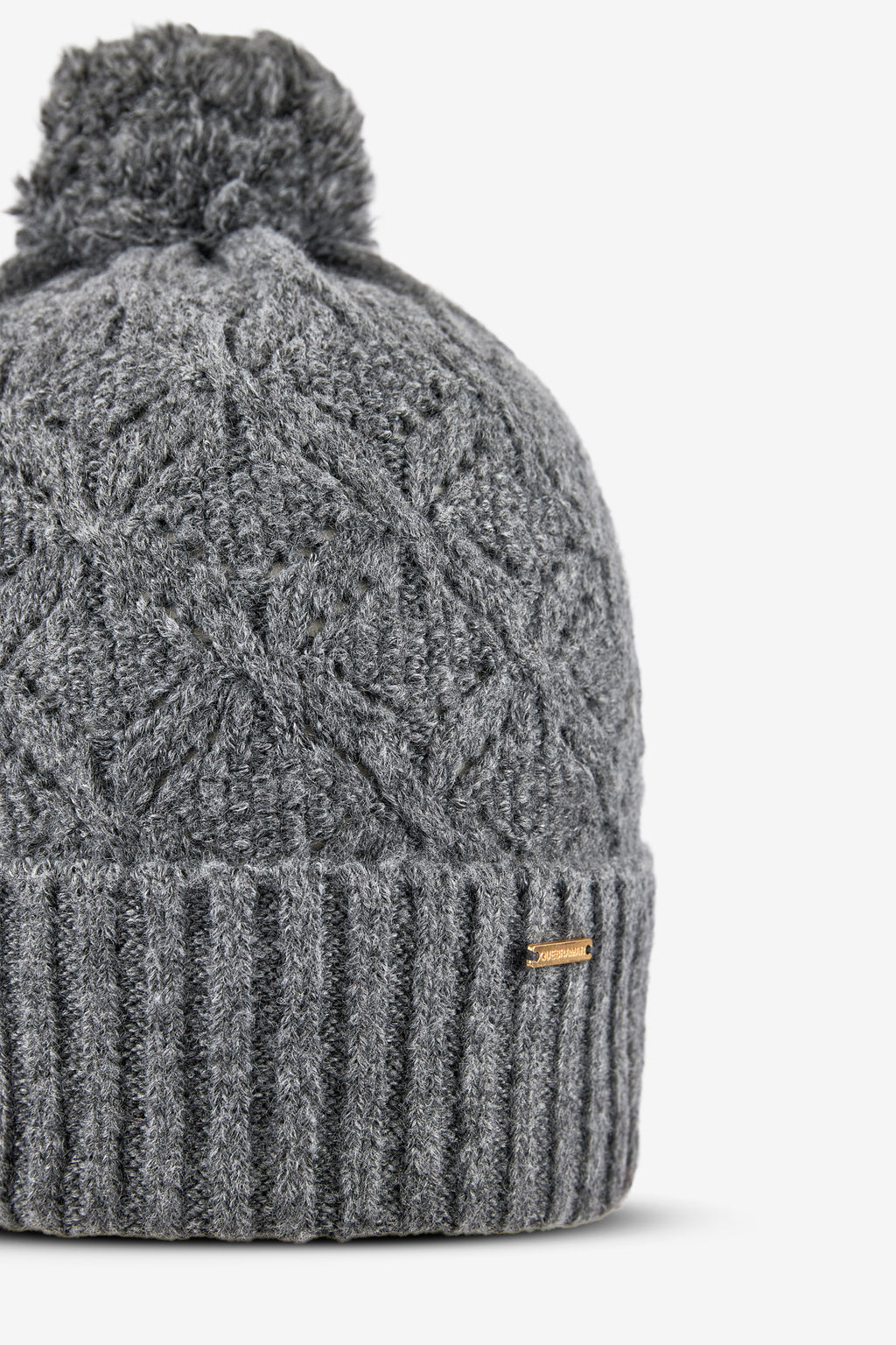 GORRO CON POMPÓN