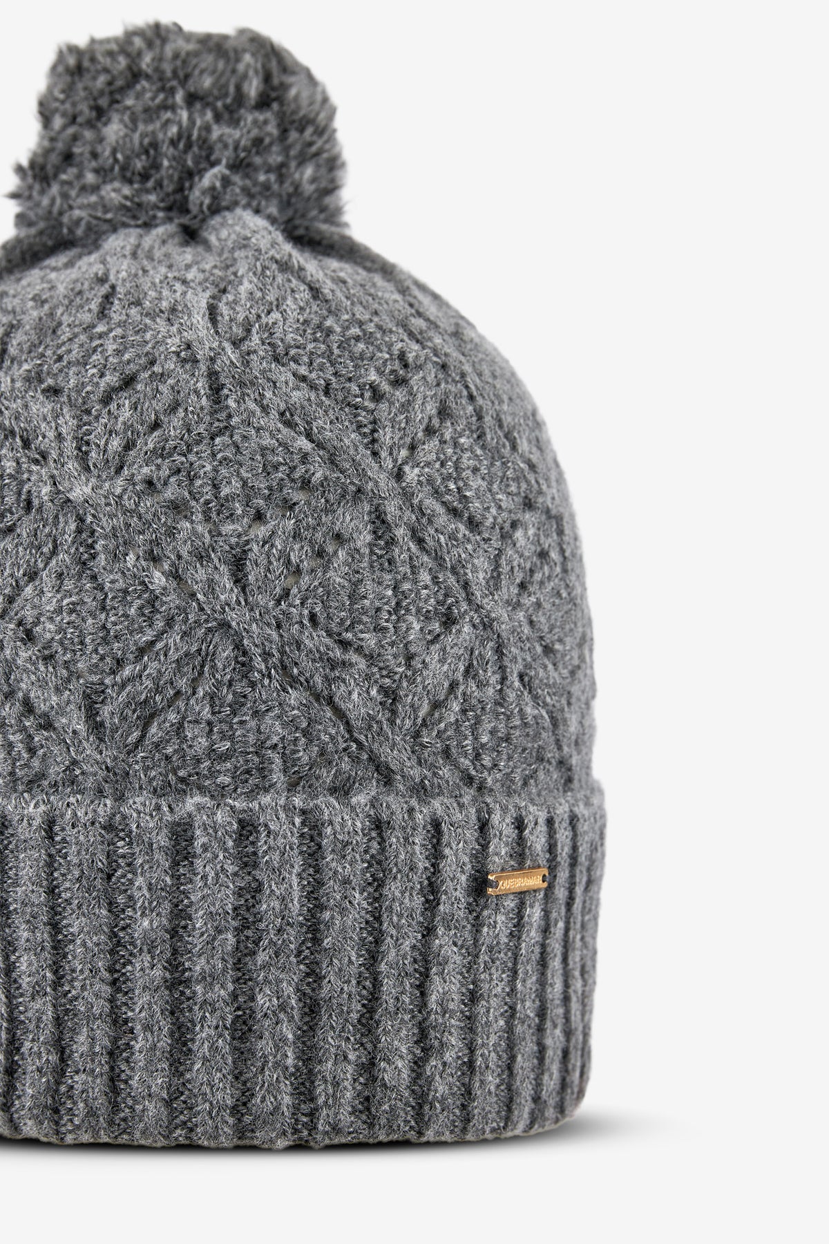 GORRO CON POMPÓN