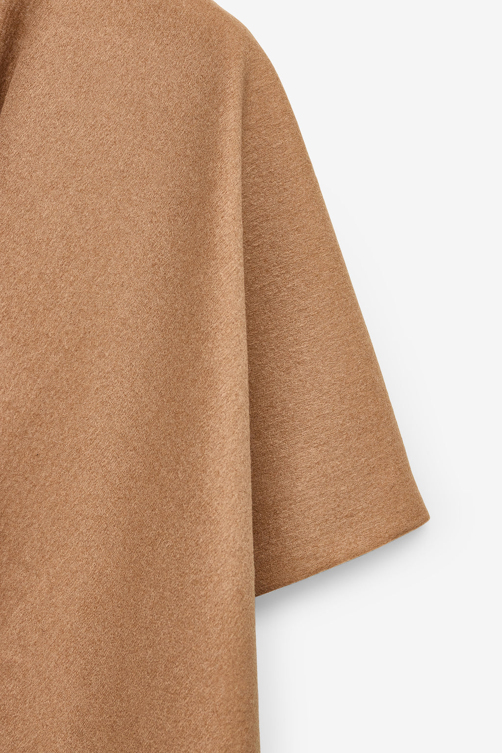 CAPA CAMEL EM MALHA SUAVE