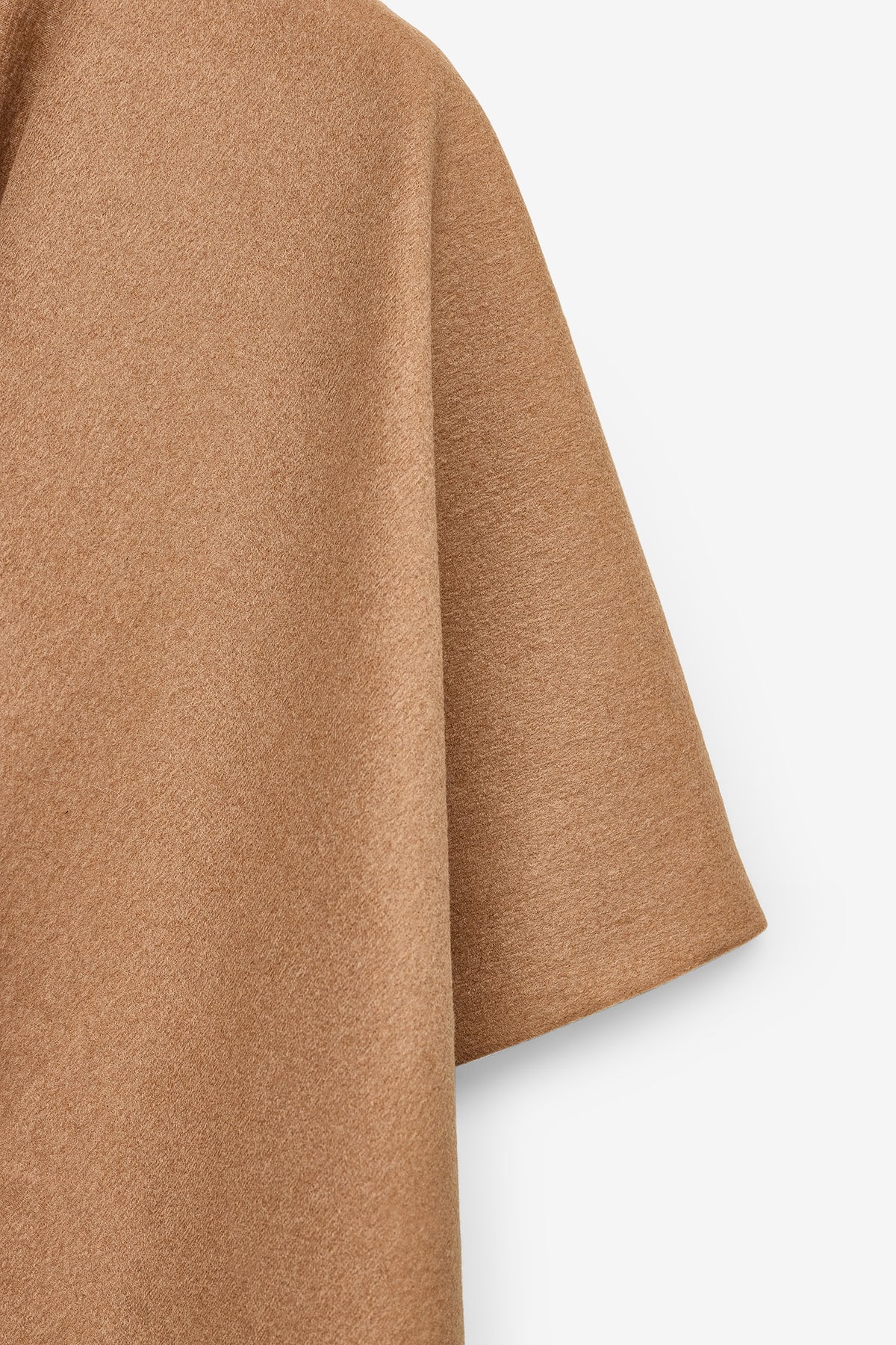 CAPA CAMEL EM MALHA SUAVE