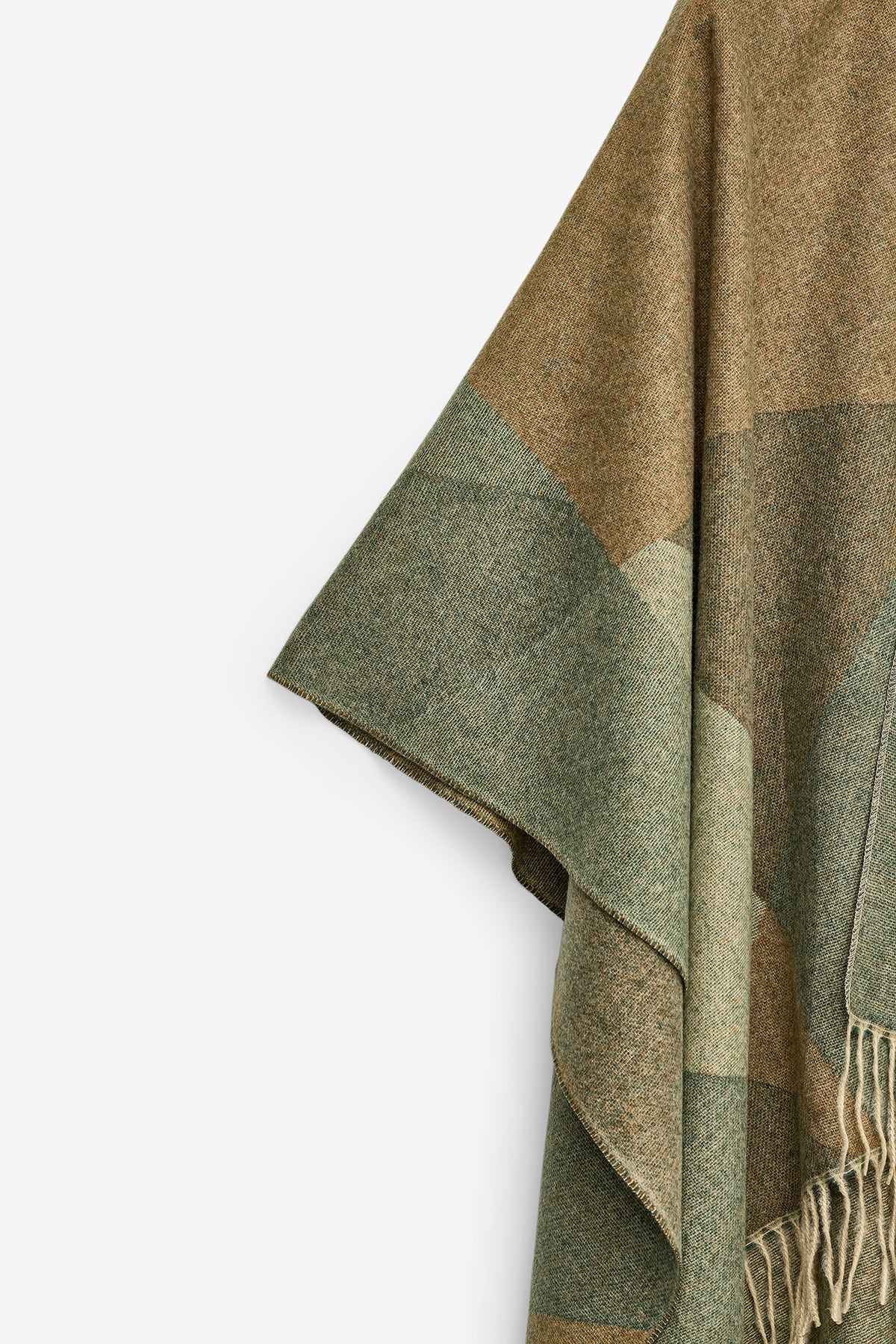 PONCHO COM PADRÃO GEOMÉTRICO