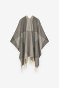 PONCHO COM PADRÃO GEOMÉTRICO