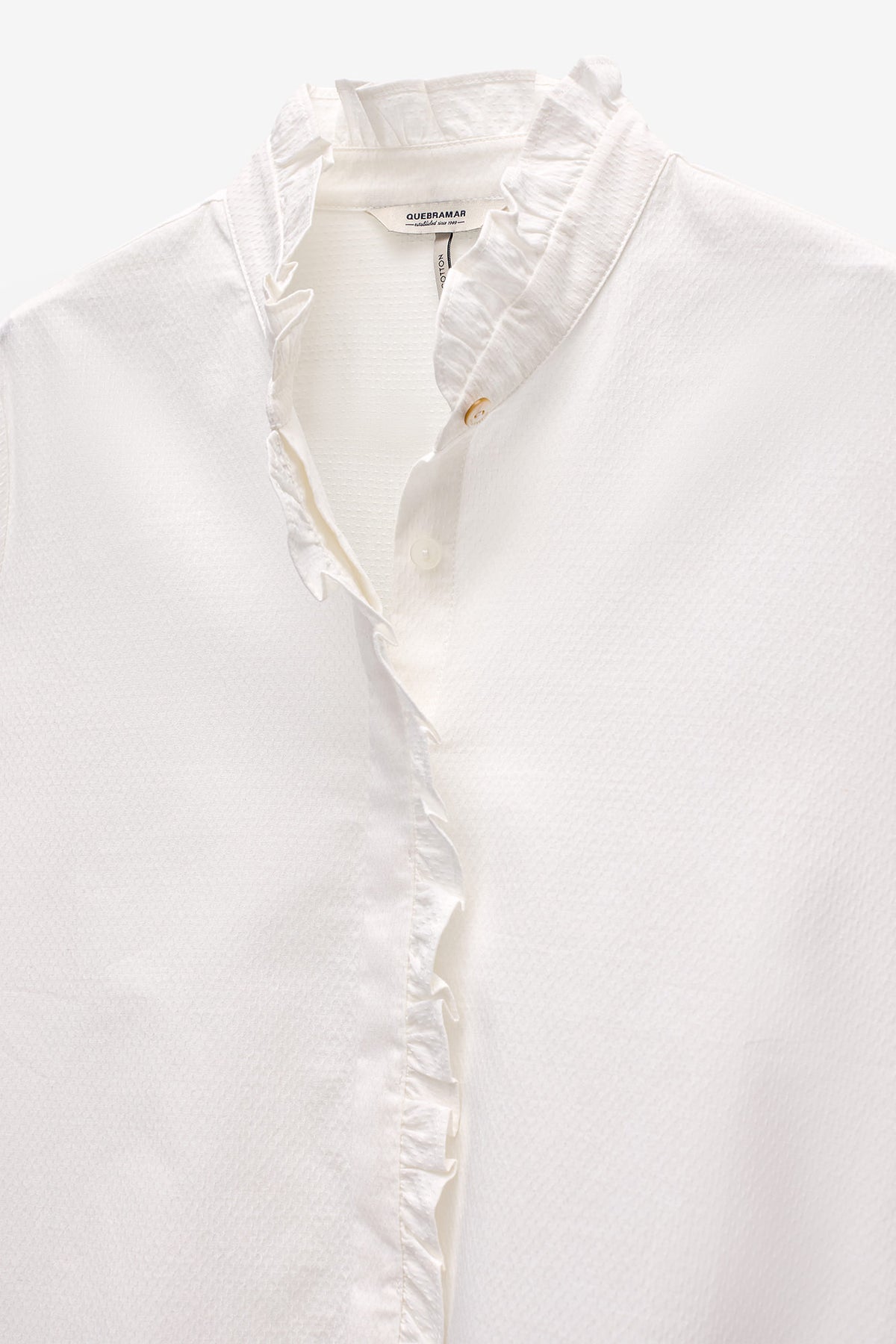 CAMISA COM FOLHOS E MANGA COMPRIDA