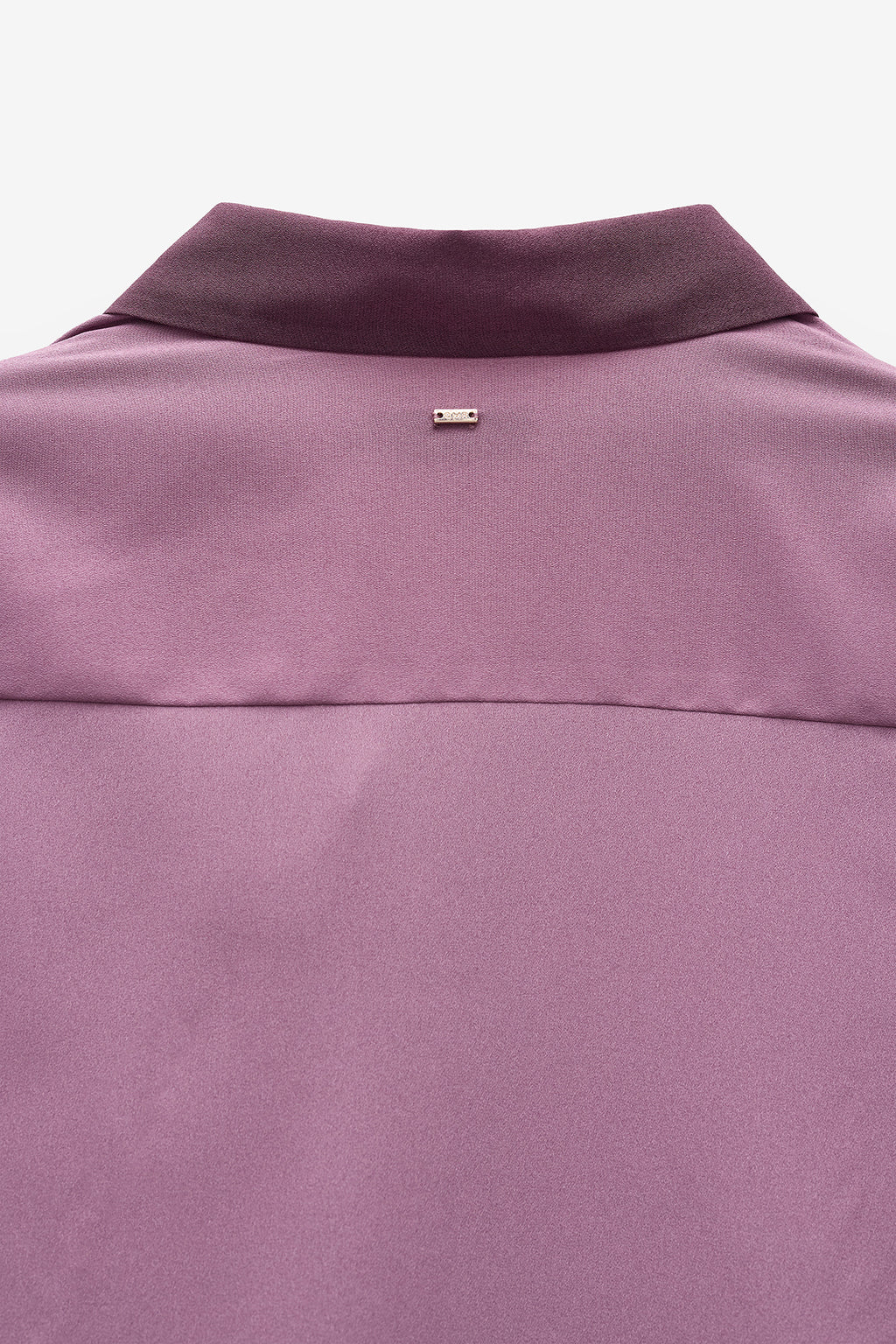 CAMISA COM CONTRASTE DE COR