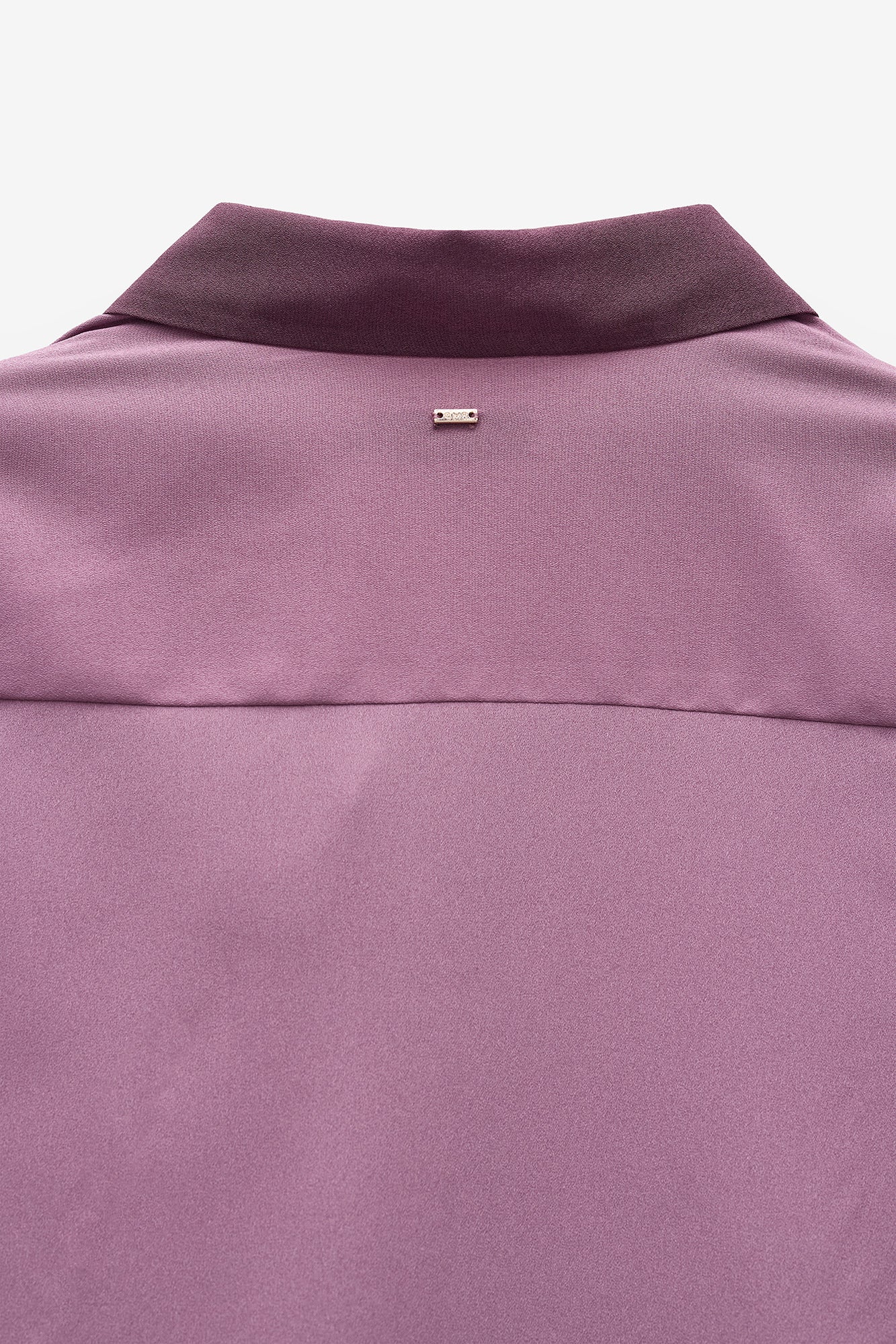 CAMISA COM CONTRASTE DE COR