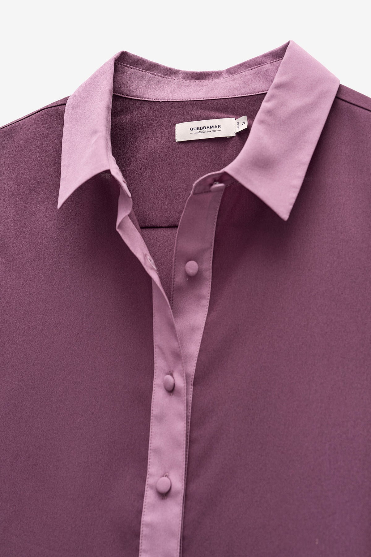 CAMISA COM CONTRASTE DE COR