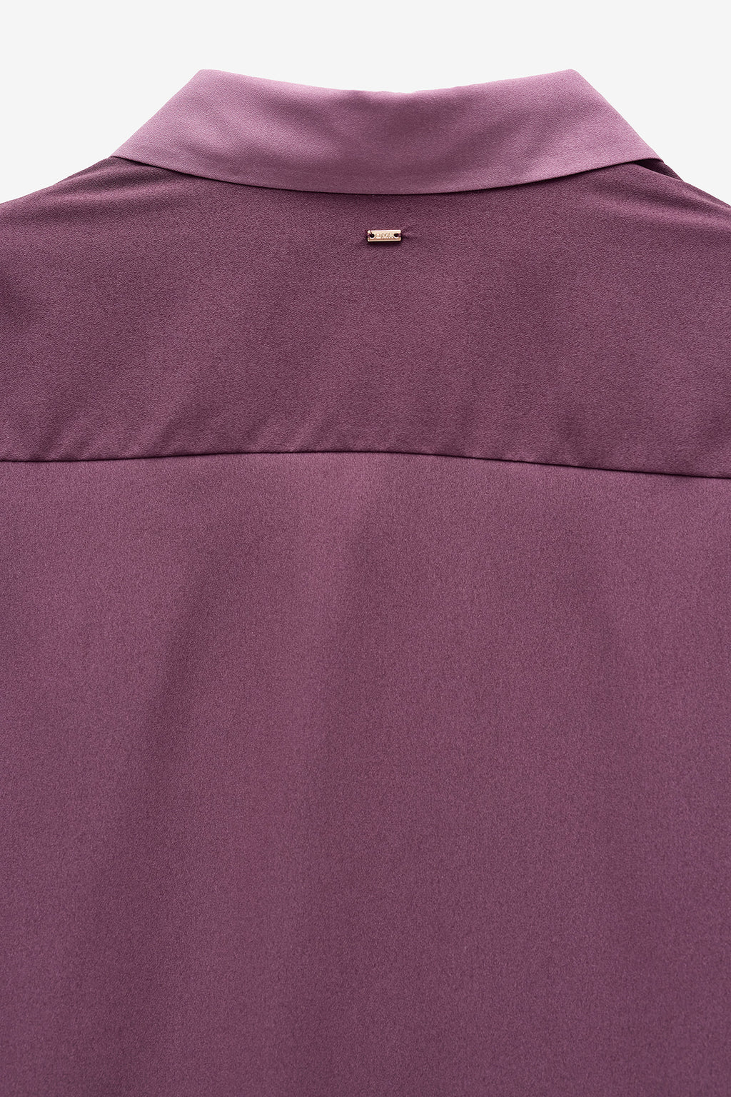 CAMISA COM CONTRASTE DE COR