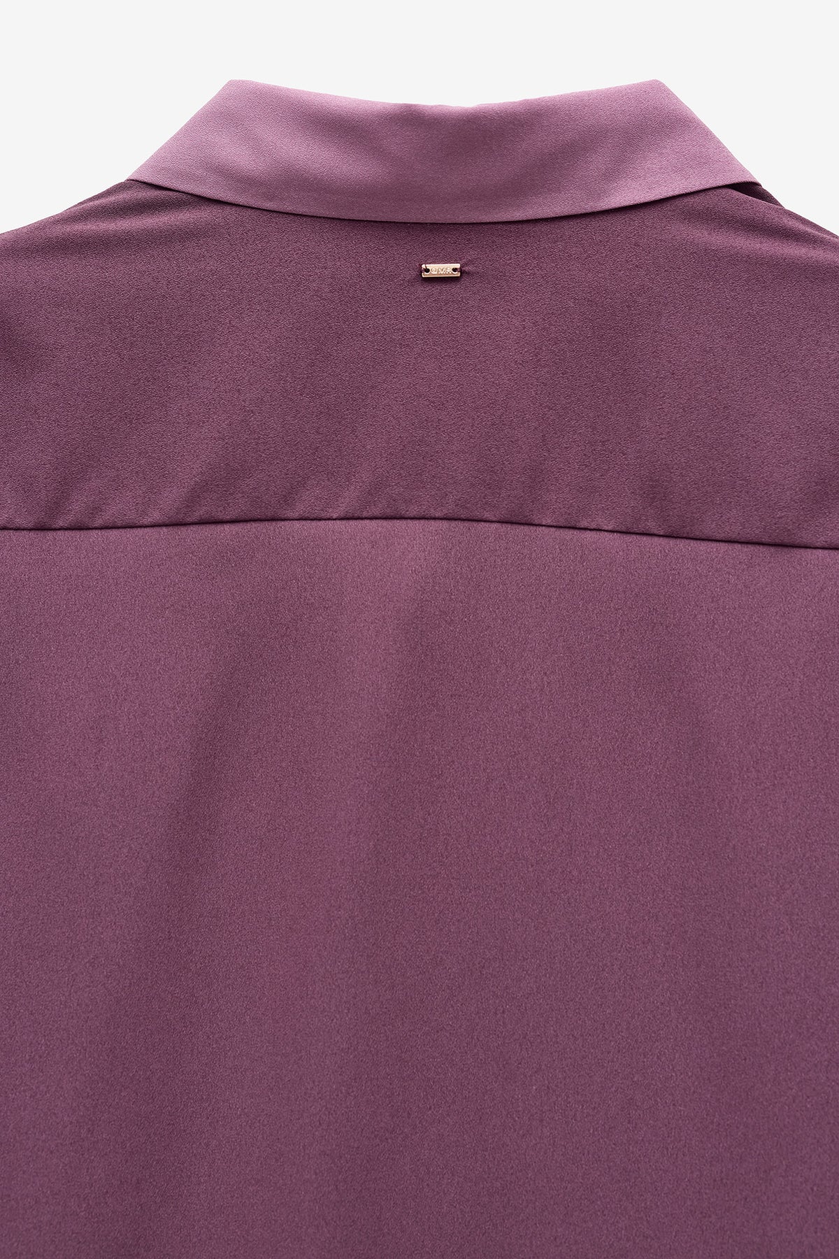 CAMISA COM CONTRASTE DE COR