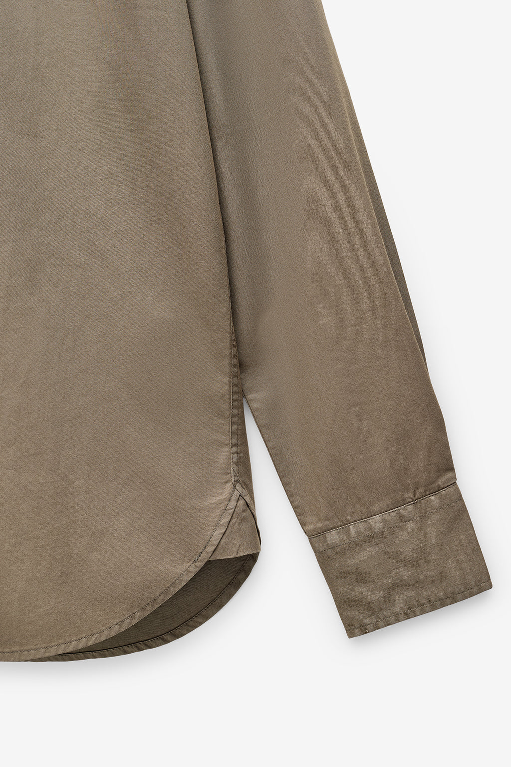 CAMISA BÁSICA REGULAR FIT EM SARJA