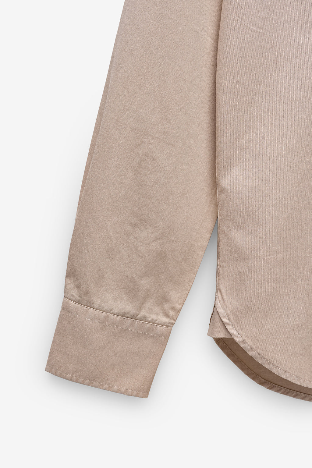 CAMISA BÁSICA REGULAR FIT EM SARJA LEVE