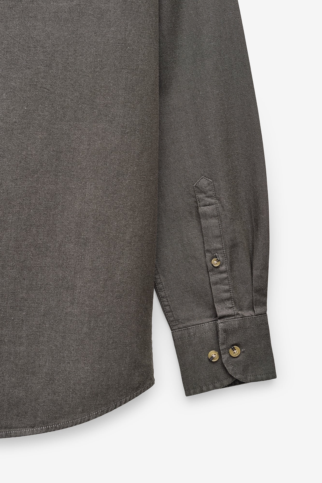 CAMISA EM GANGA LEVE SLIM FIT