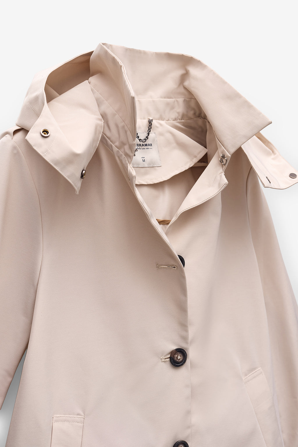 GABARDINE CORTE MÉDIO COM CAPUZ