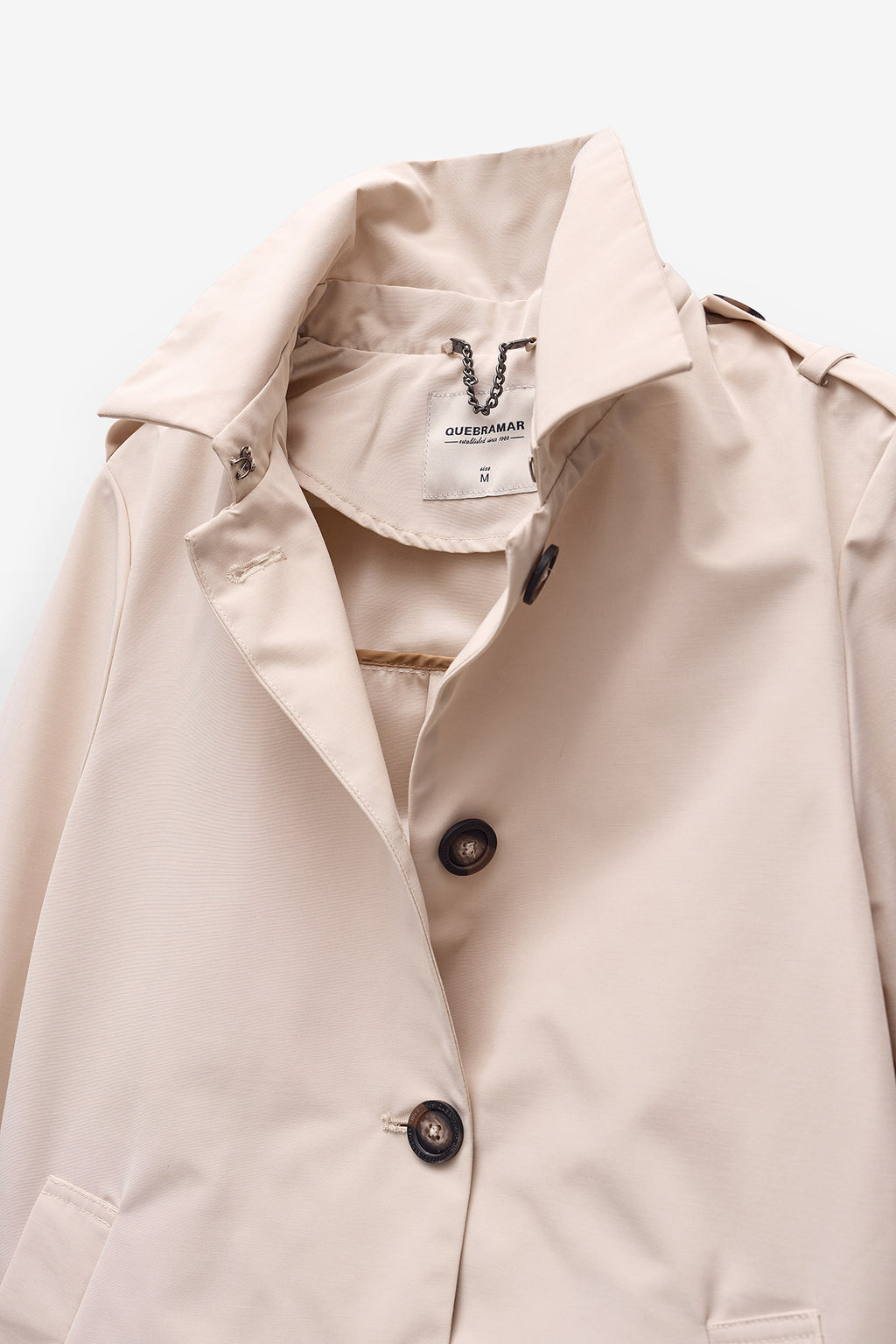 GABARDINE CORTE MÉDIO COM CAPUZ
