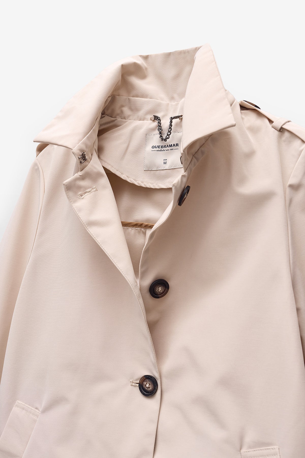 GABARDINE CORTE MÉDIO COM CAPUZ