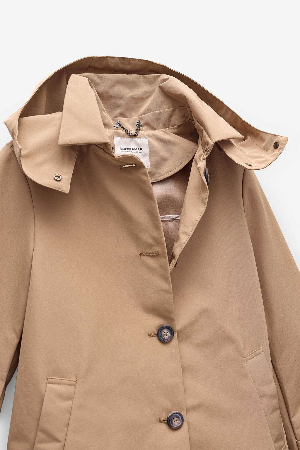 GABARDINE CORTE MÉDIO COM CAPUZ