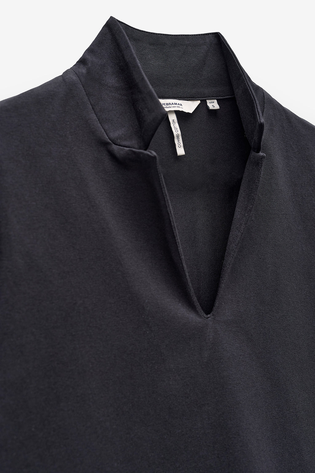 LONGSLEEVE COM DECOTE EM V