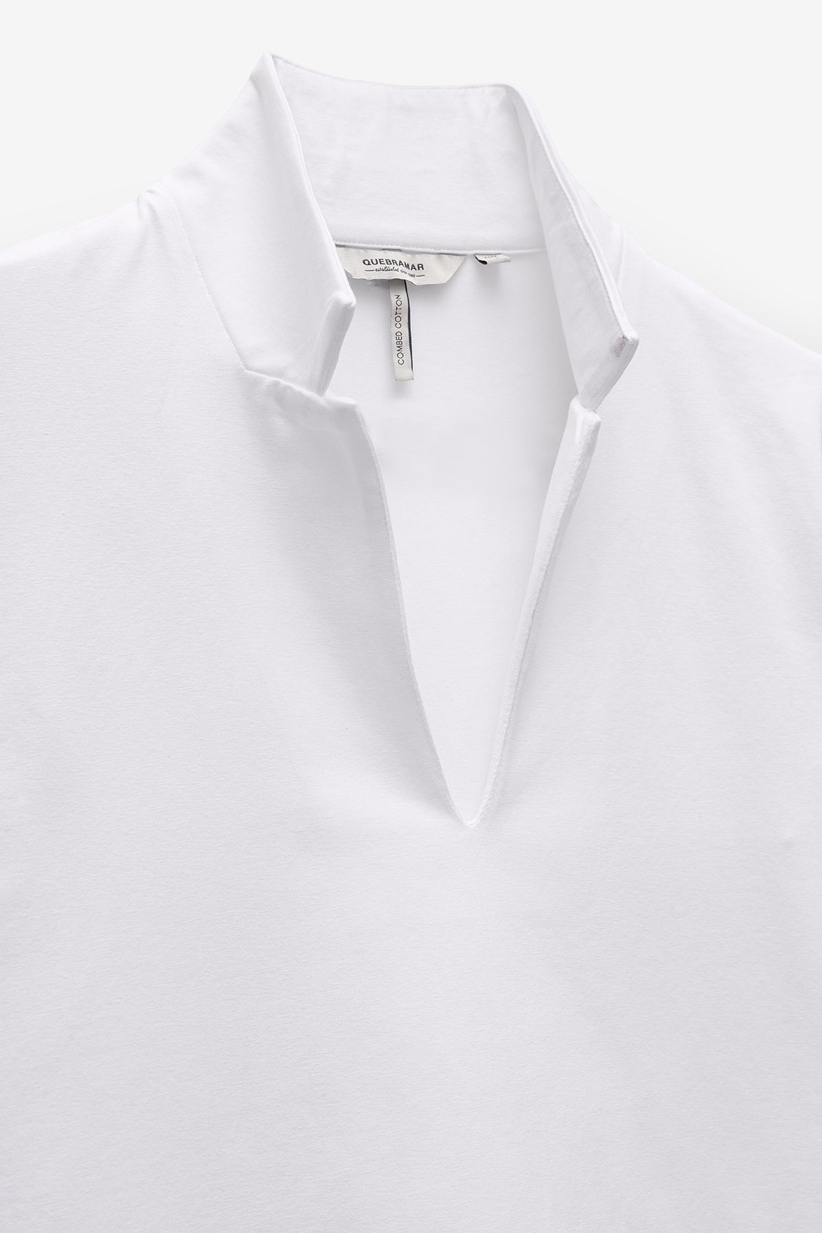 LONGSLEEVE COM DECOTE EM V