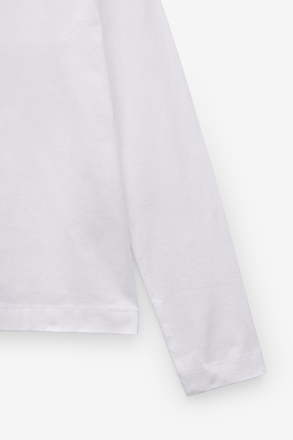 LONGSLEEVE COM DECOTE EM V