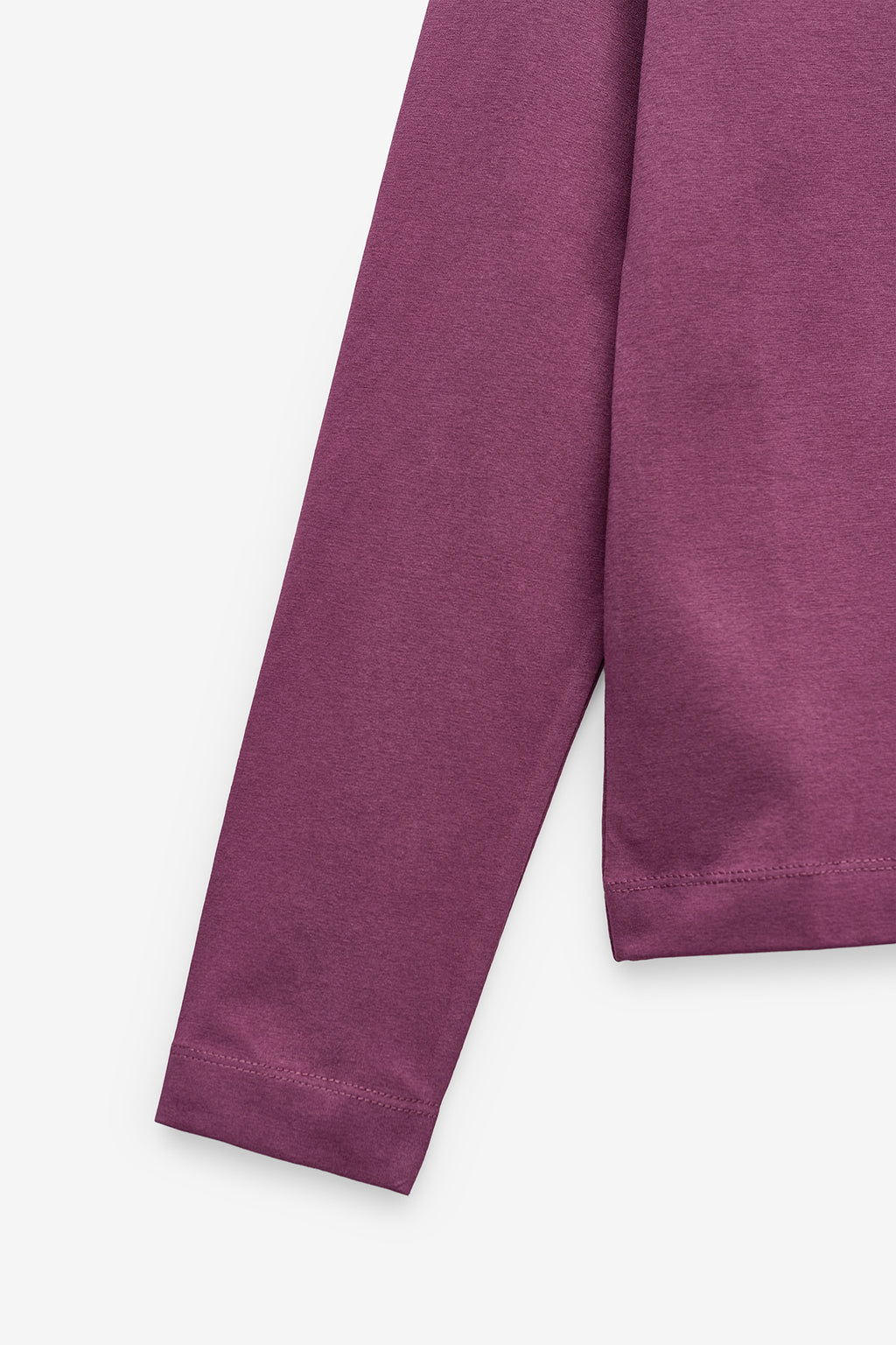 LONGSLEEVE COM DECOTE EM V