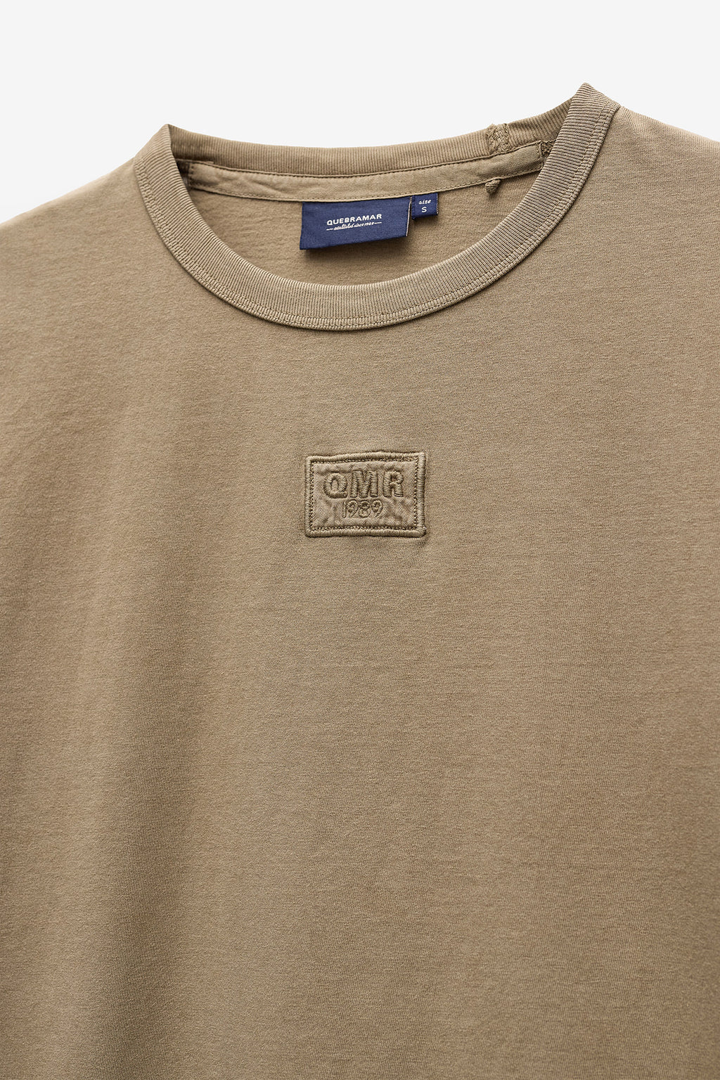 T-SHIRT MANGA COMPRIDA COM BORDADO