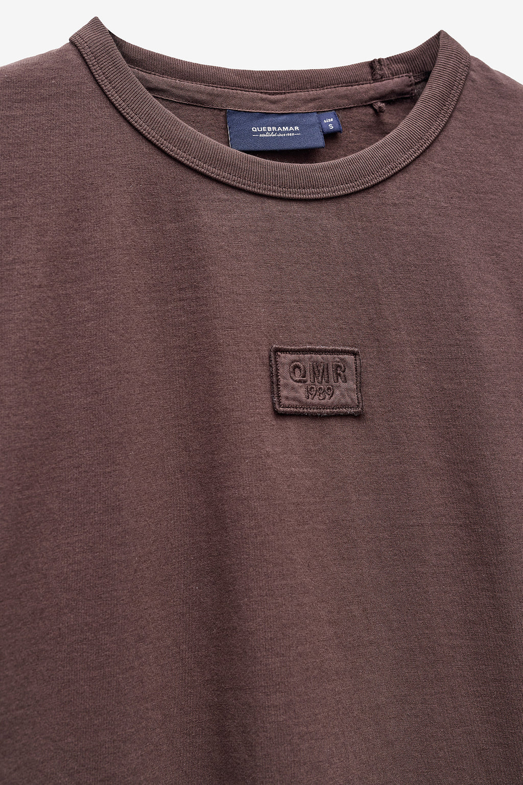 T-SHIRT MANGA COMPRIDA COM BORDADO