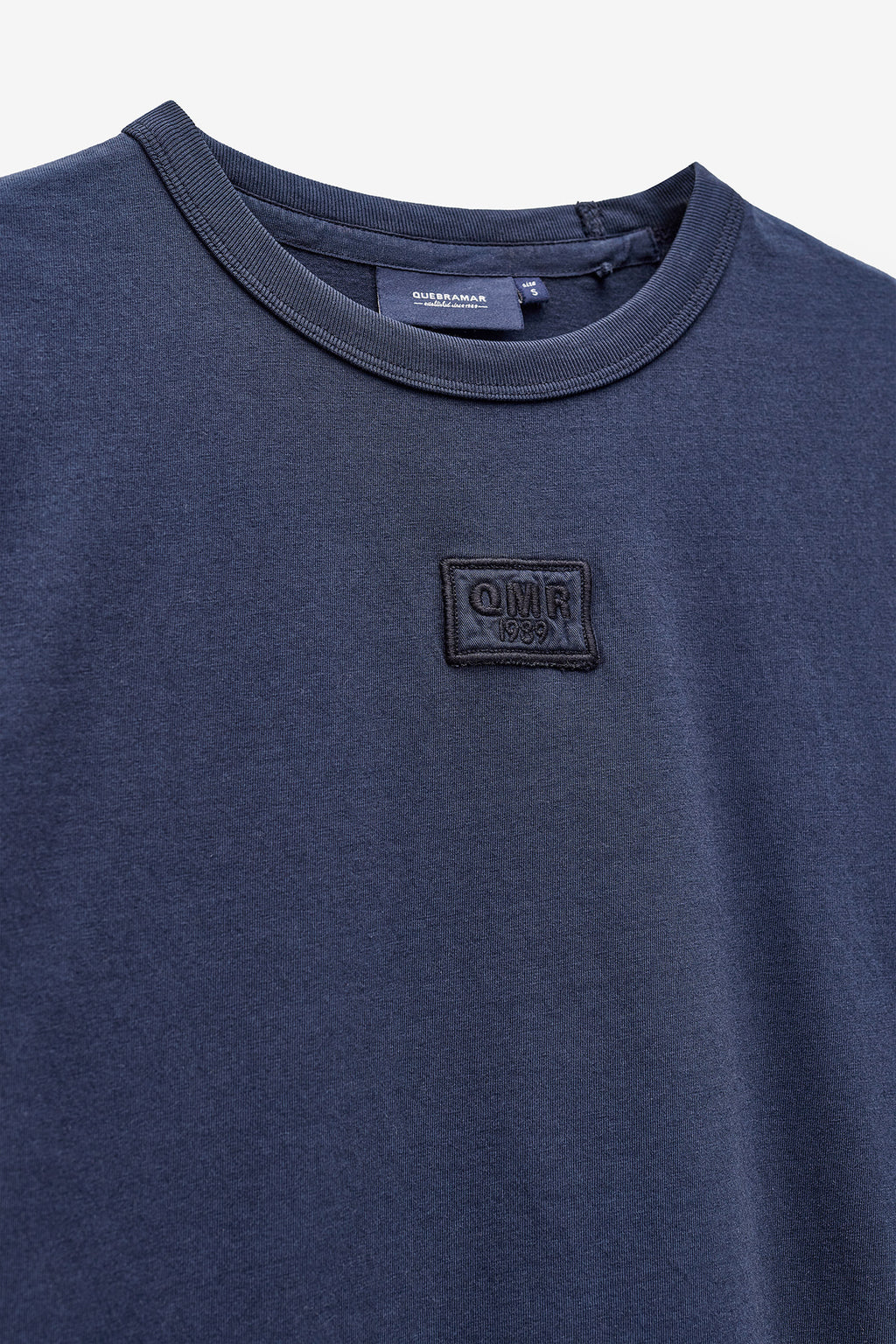 T-SHIRT MANGA COMPRIDA COM BORDADO