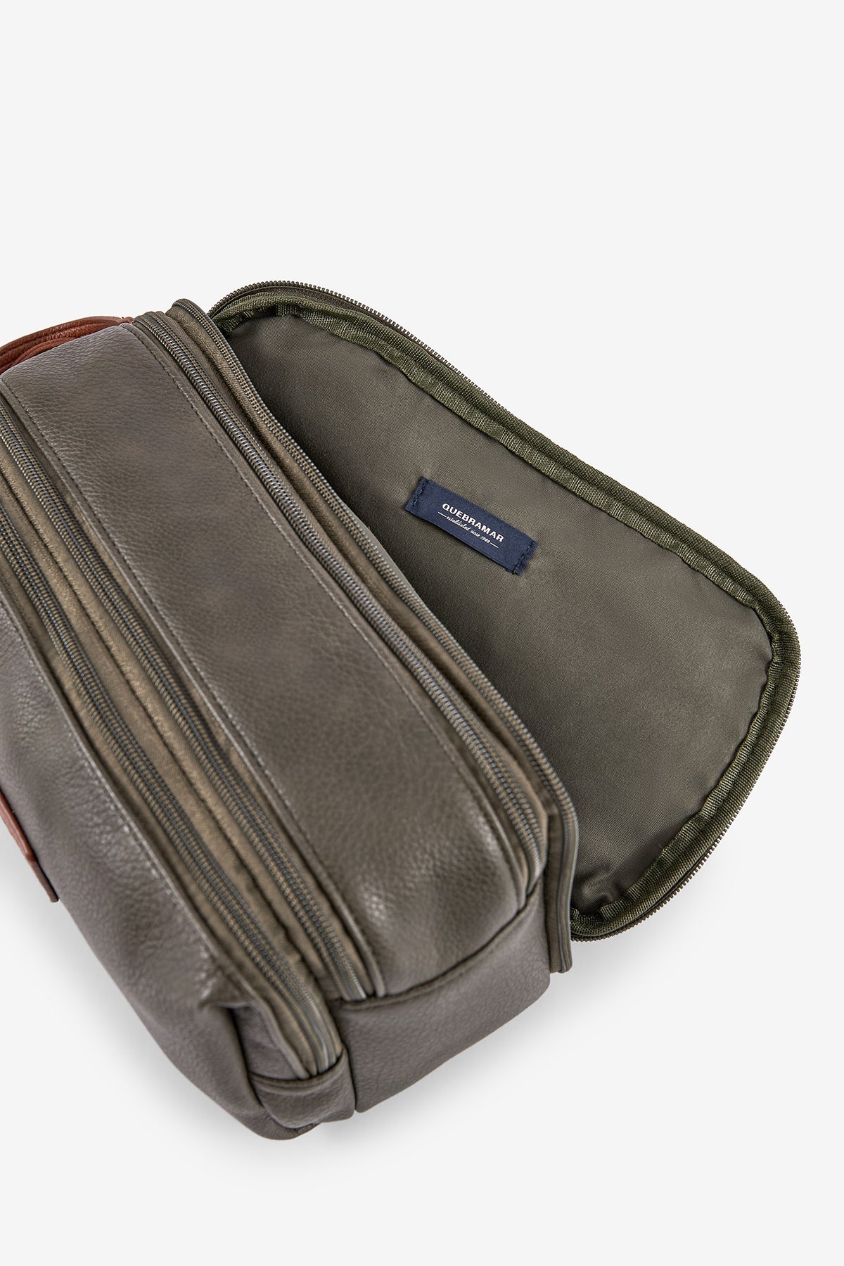 NECESSAIRE COM CONTRASTES