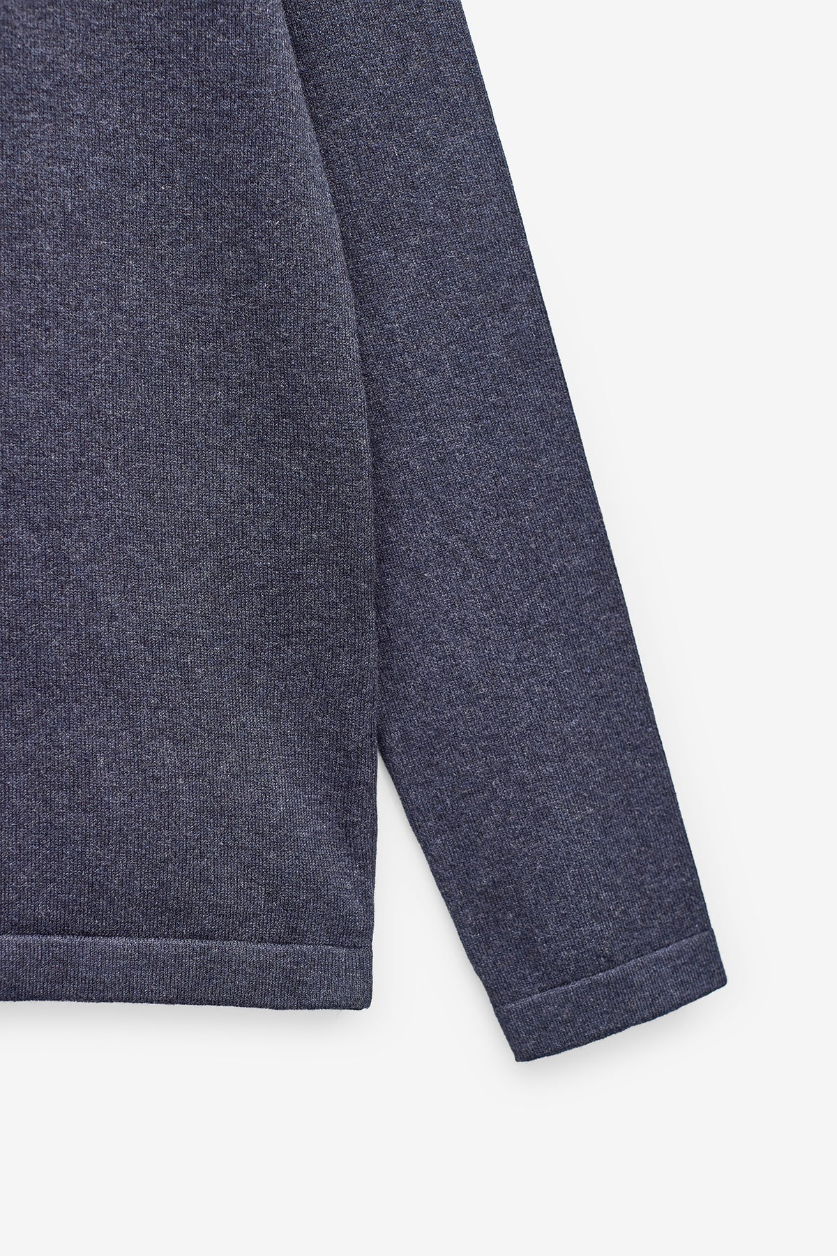 CAMISOLA DE MALHA COM DECOTE REDONDO