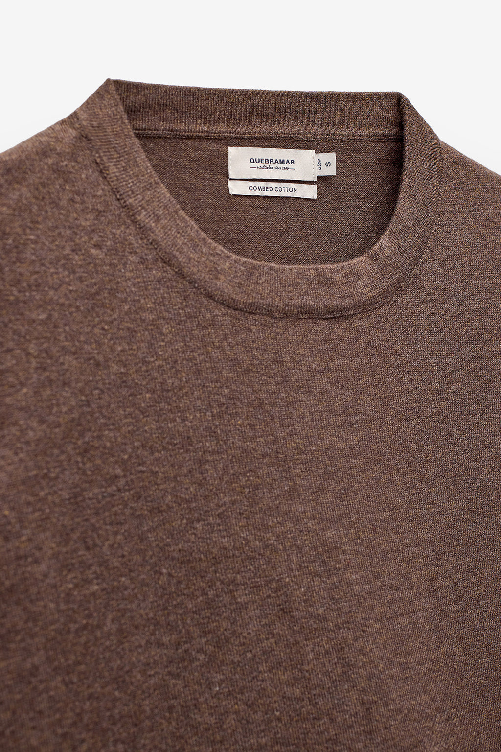 CAMISOLA DE MALHA COM DECOTE REDONDO