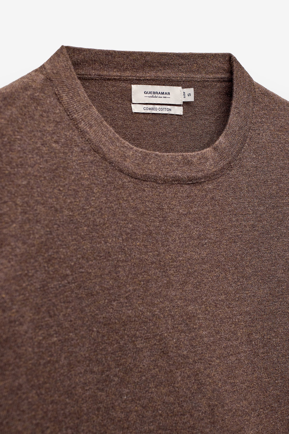 CAMISOLA DE MALHA COM DECOTE REDONDO