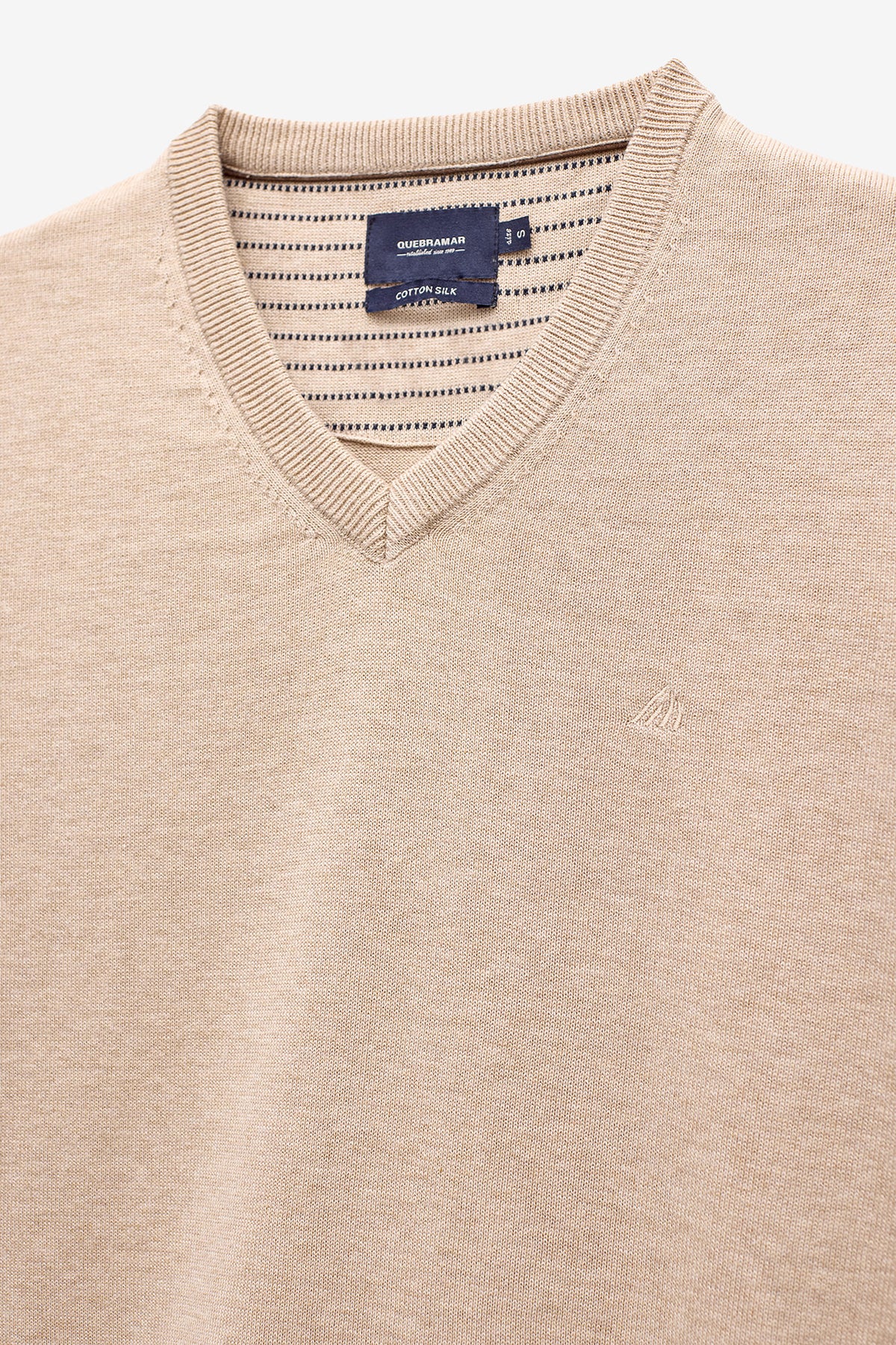 CAMISOLA DE MALHA COM SEDA DECOTE EM V