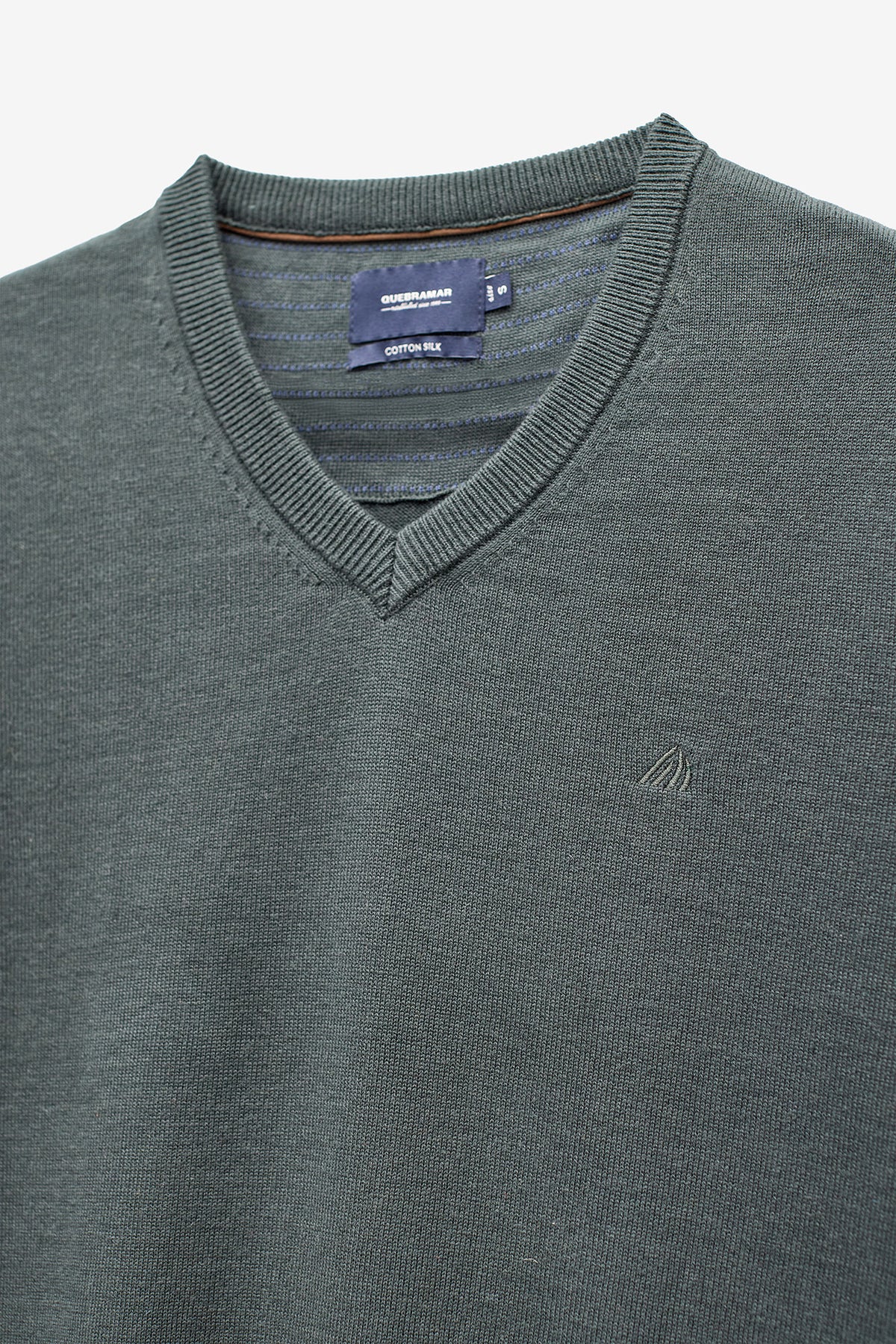 CAMISOLA DE MALHA COM SEDA DECOTE EM V