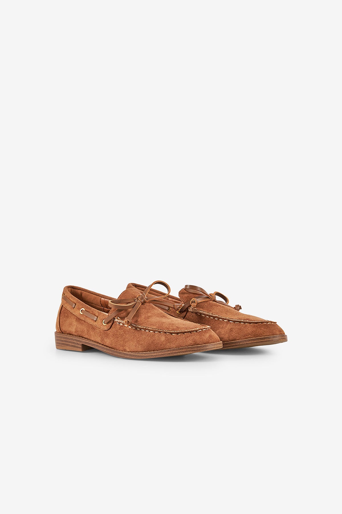 MOCASSINS COM LAÇO