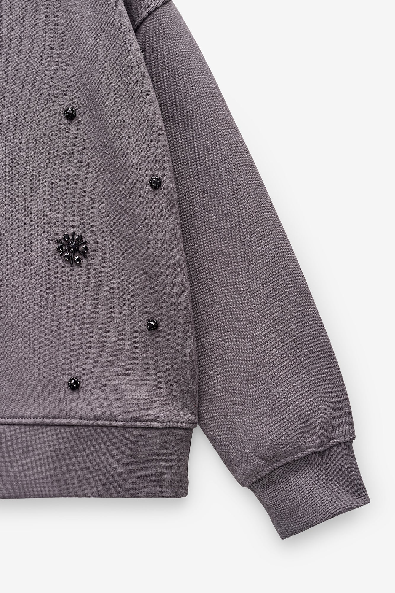 SWEATSHIRT COM APLICAÇÕES BRILHANTES