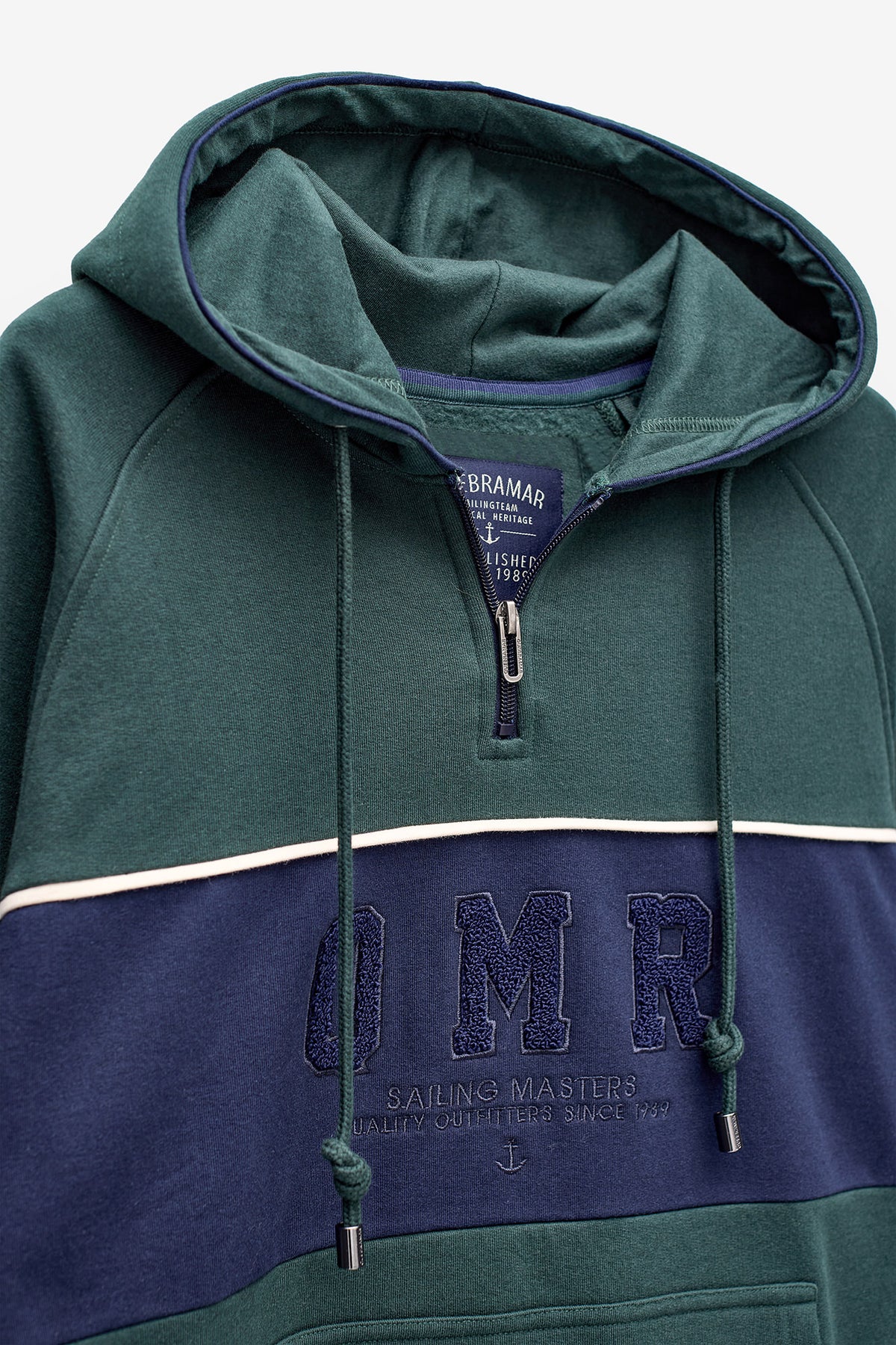 SWEATSHIRT COM PAINEL BORDADO