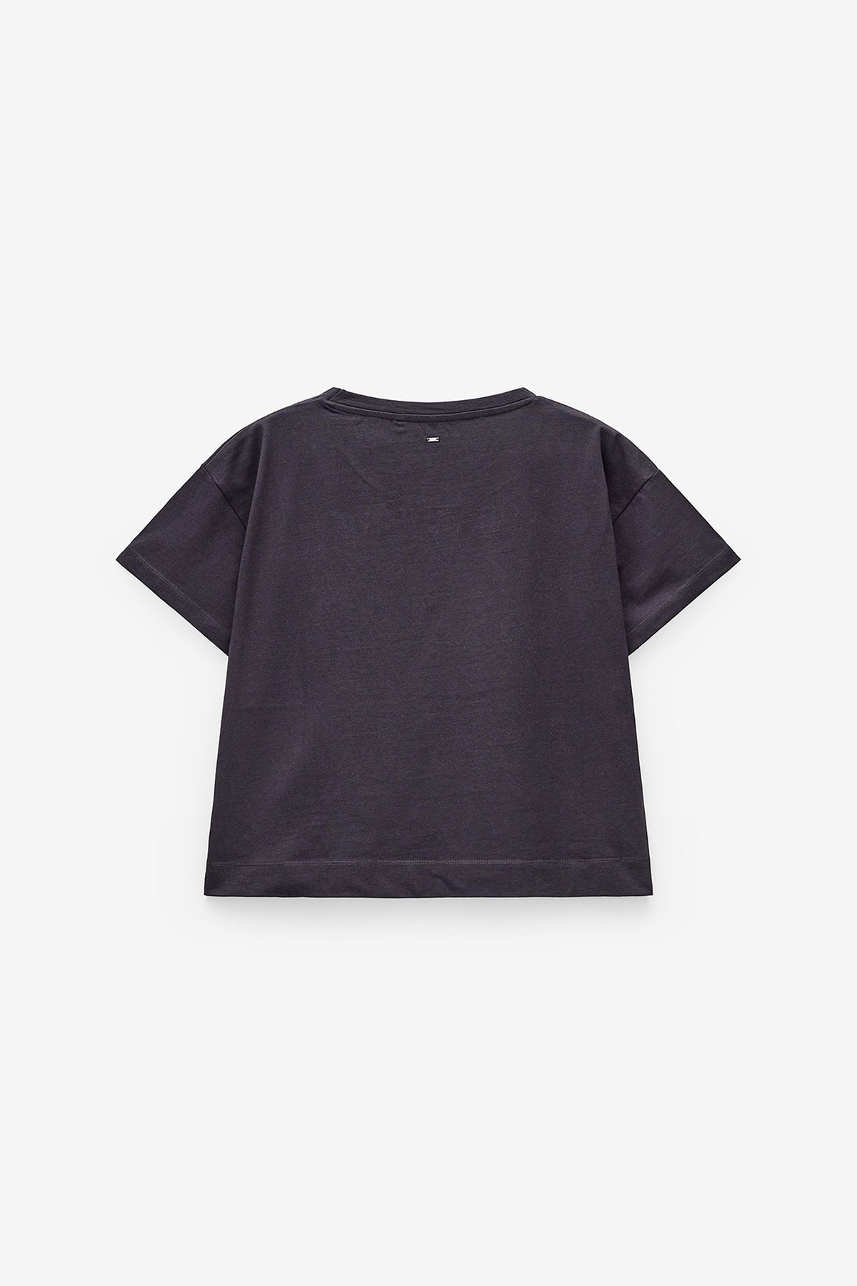 T-SHIRT COM APLICAÇÕES BRILHANTES