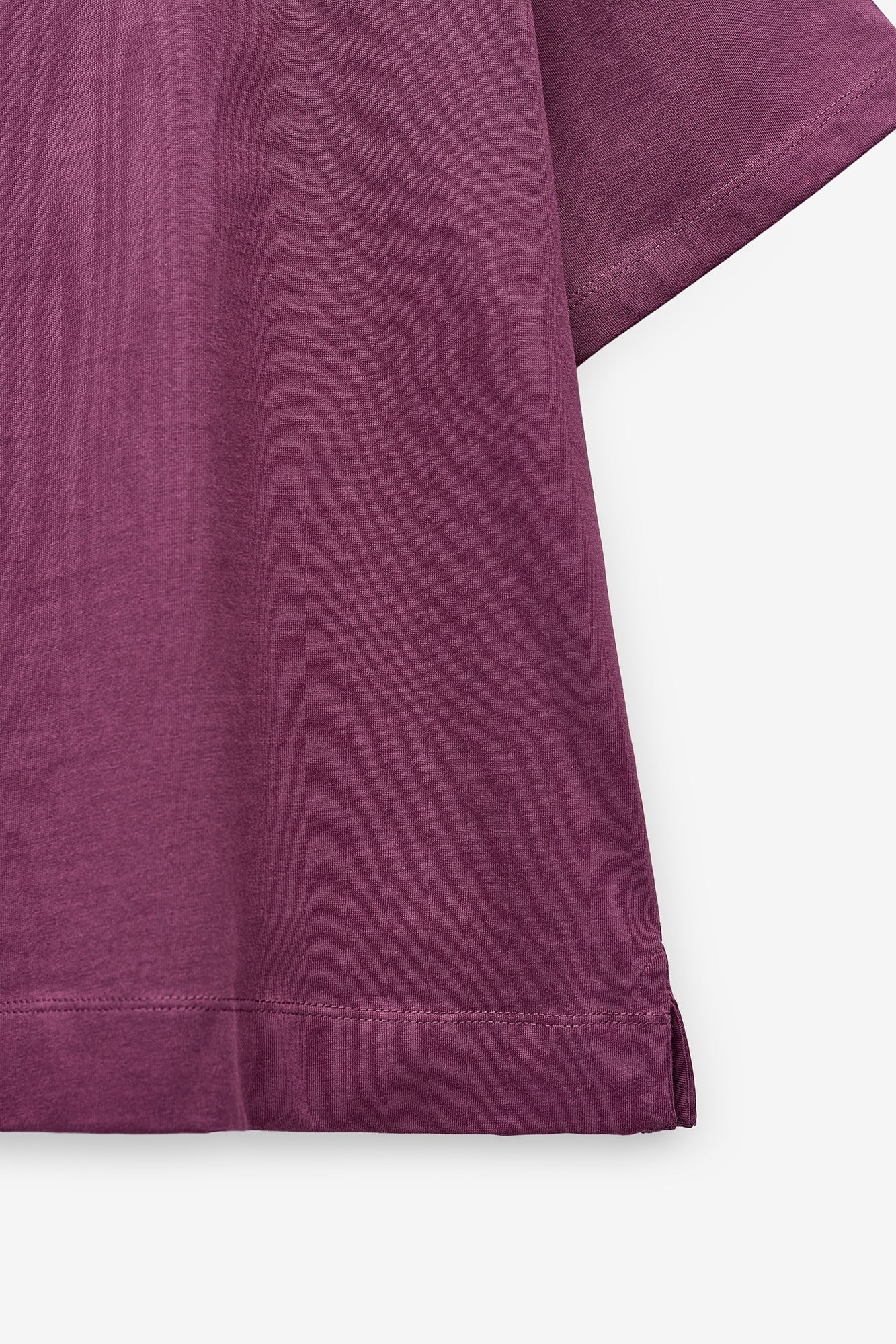 T-SHIRT COM APLICAÇÕES BRILHANTES