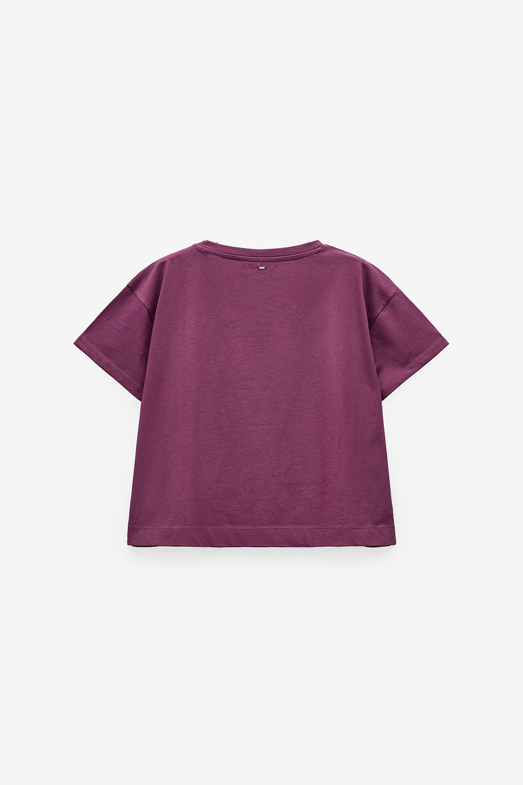 T-SHIRT COM APLICAÇÕES BRILHANTES
