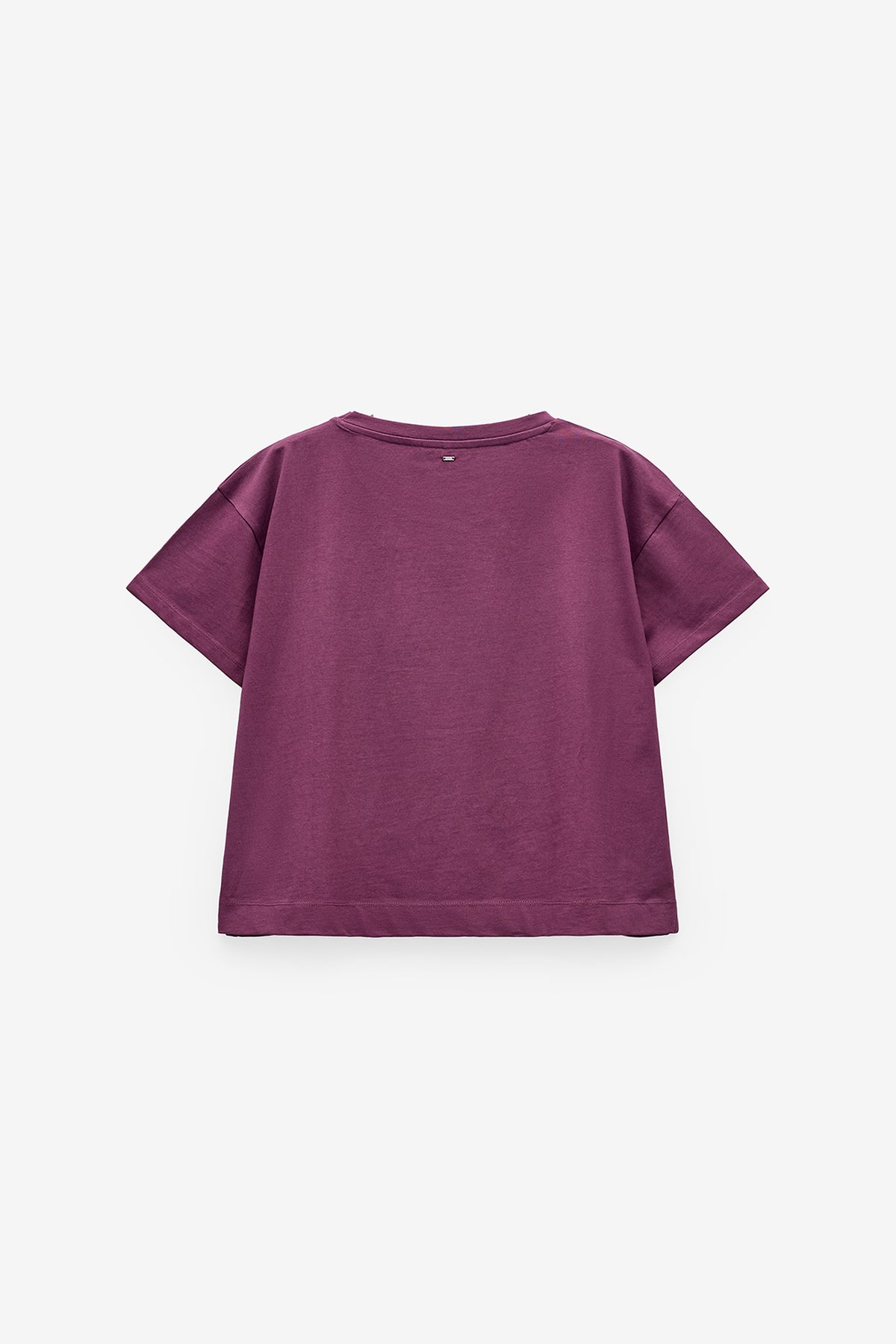 T-SHIRT COM APLICAÇÕES BRILHANTES