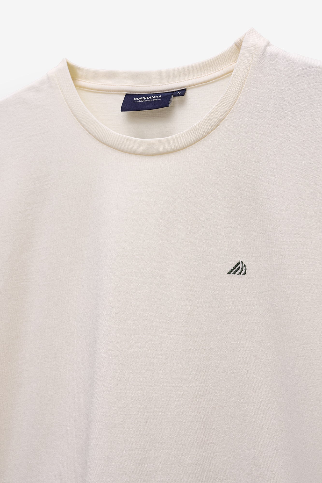 T-SHIRT BÁSICA COM LOGO